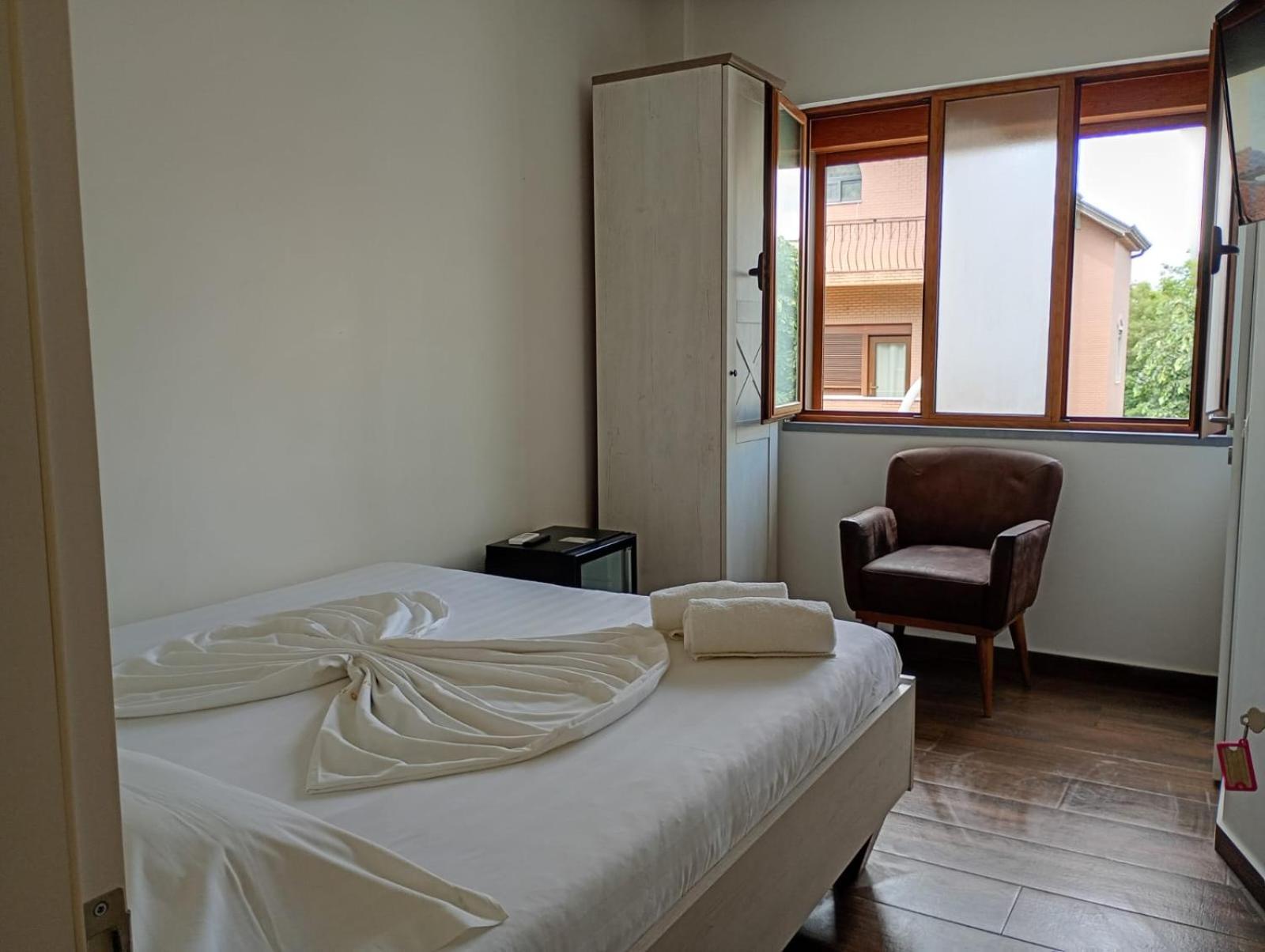 Boutique Artist Hotel Tirana Exterior photo