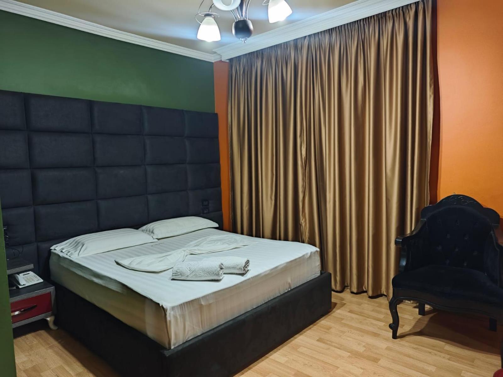 Boutique Artist Hotel Tirana Exterior photo
