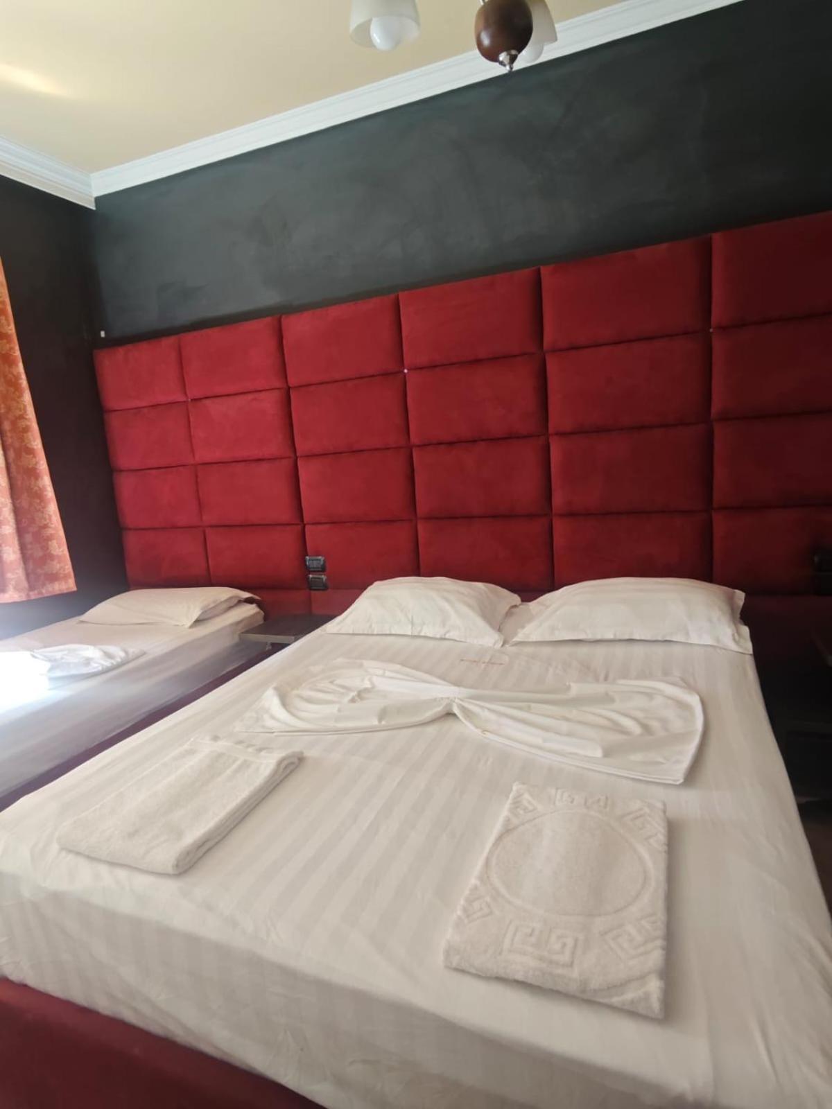 Boutique Artist Hotel Tirana Exterior photo